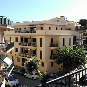 En El Puerto De Llança! Llançà